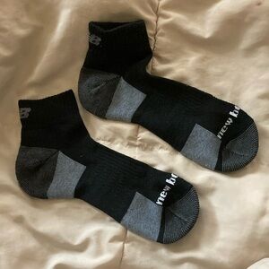 NWOT New Balance black & gray socks